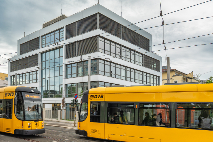 Elektro- und Sicherheitstechnik für ein modernes Büro- und Laborgebäude